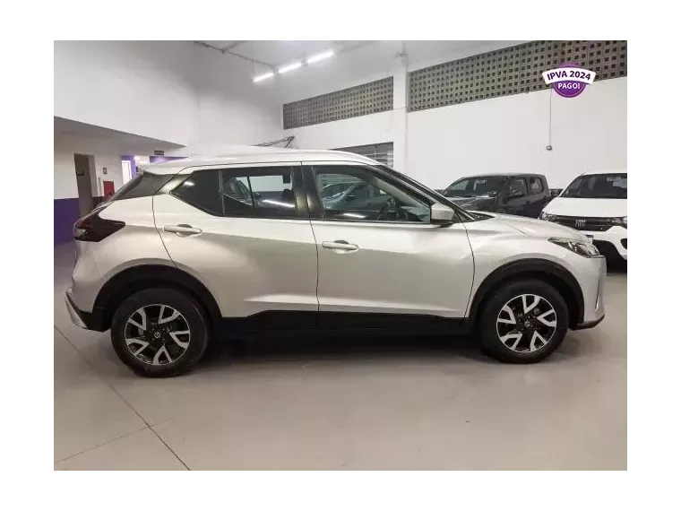 Nissan Kicks Prata 1