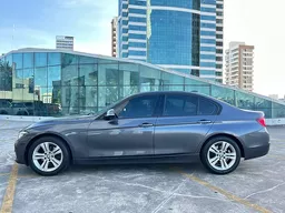 BMW 320i