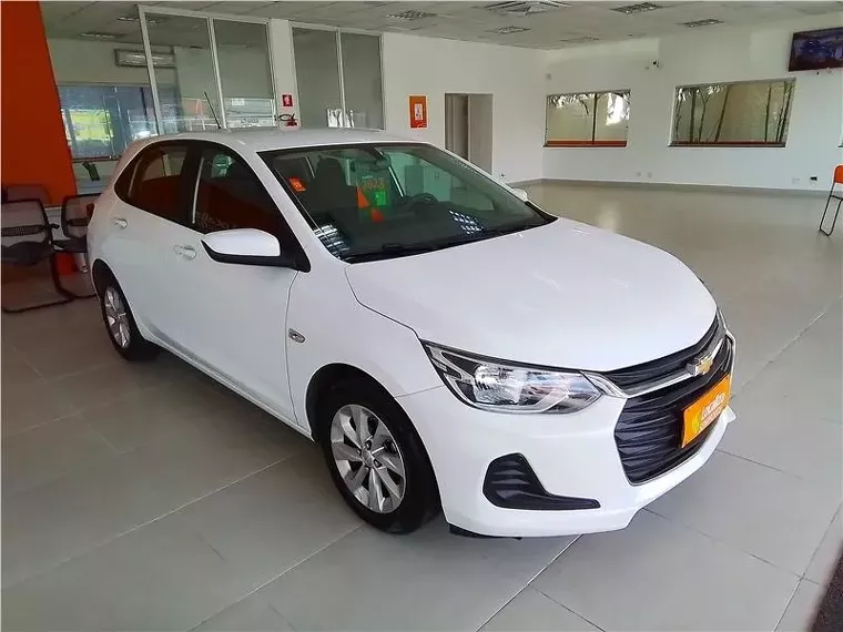 Chevrolet Onix Branco 8