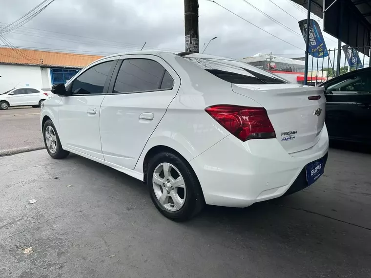 Chevrolet Prisma Branco 4