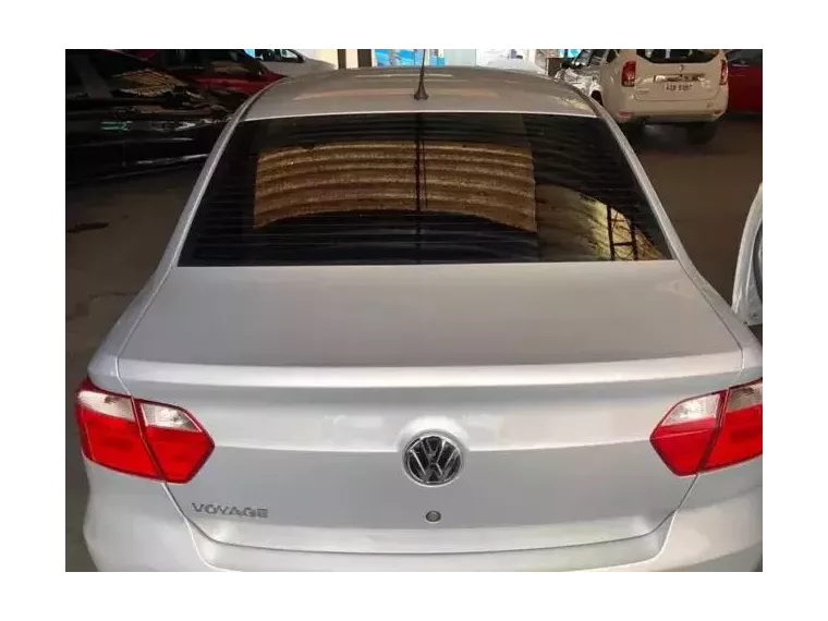 Volkswagen Voyage Prata 5