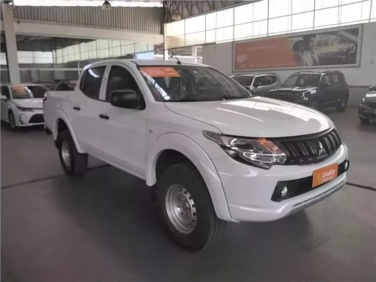 Mitsubishi L200 Triton Branco 12