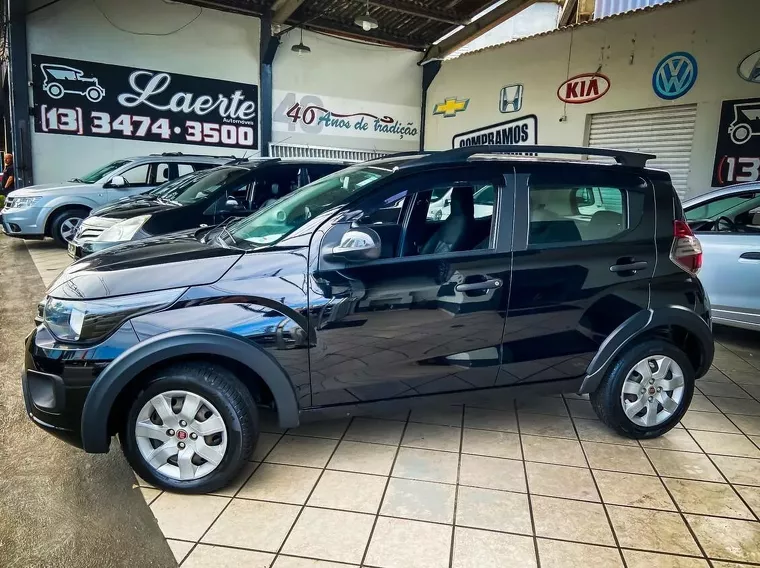 Fiat Mobi Preto 4