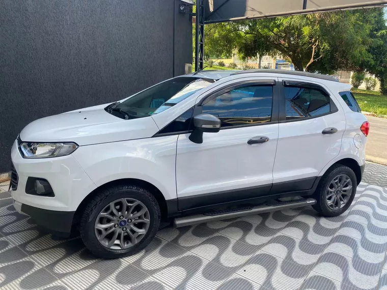 Ford Ecosport Branco 3