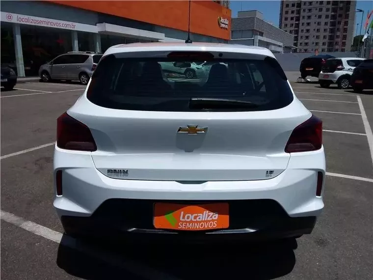 Chevrolet Onix Branco 14