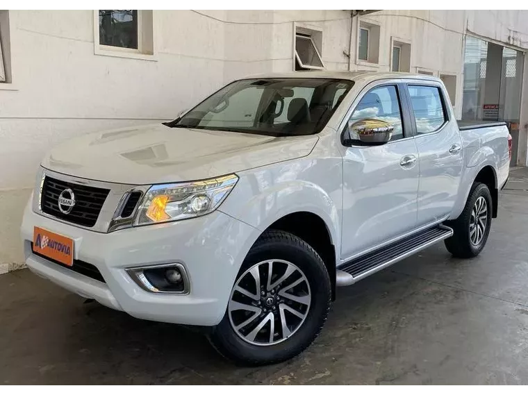 Nissan Frontier Branco 1