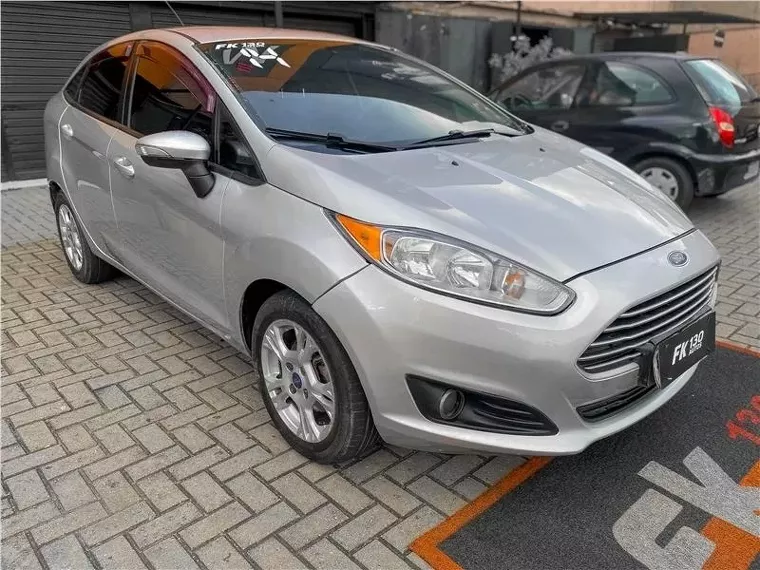 Ford Fiesta Prata 8