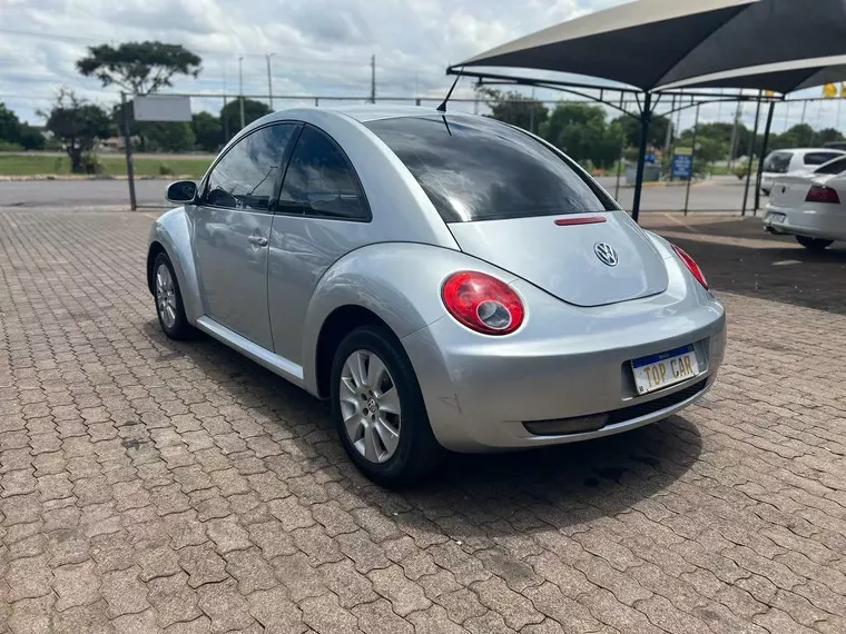 Volkswagen New Beetle Prata 2