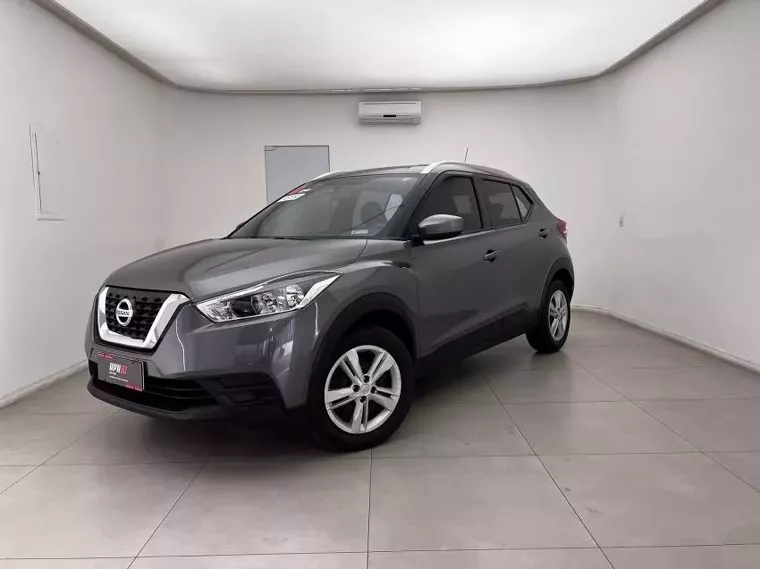 Nissan Kicks Cinza 5