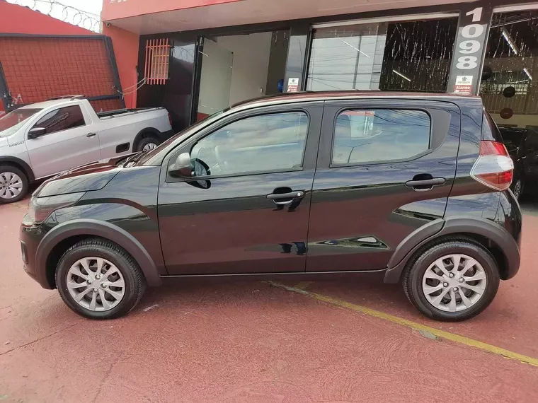 Fiat Mobi Preto 12