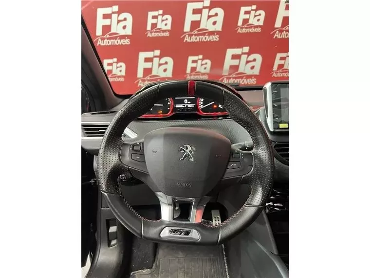 Peugeot 208 Preto 12