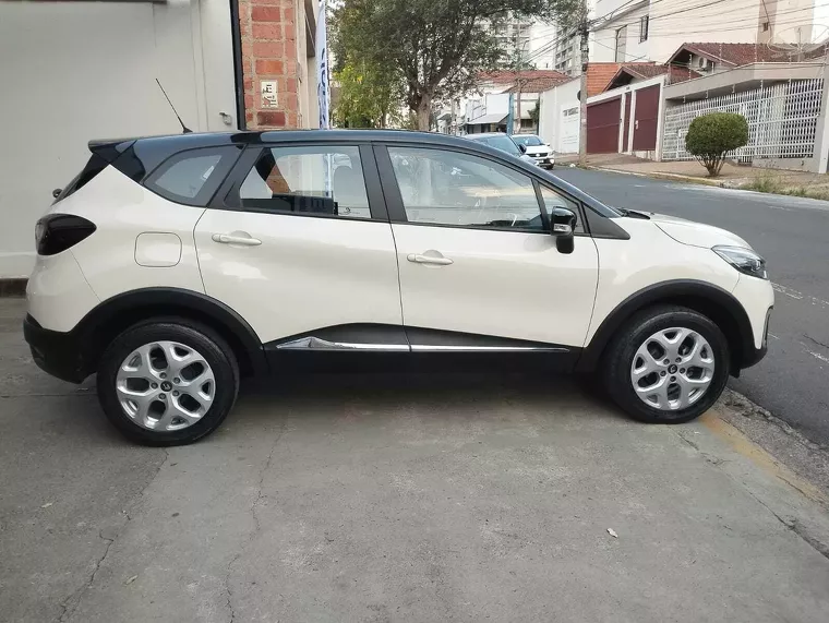 Renault Captur Bege 13