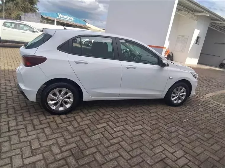 Chevrolet Onix Branco 6