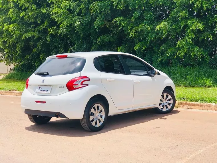 Peugeot 208 Branco 5