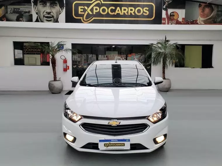 Chevrolet Prisma Branco 13