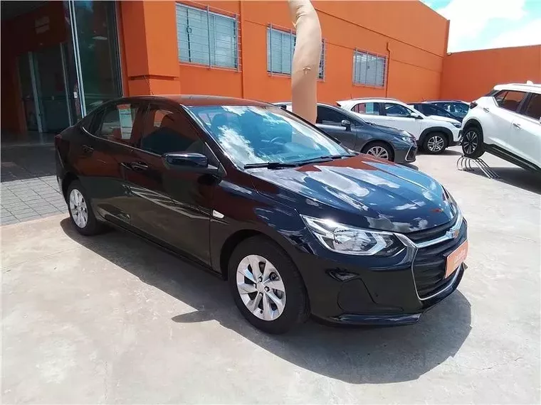 Chevrolet Onix Preto 2