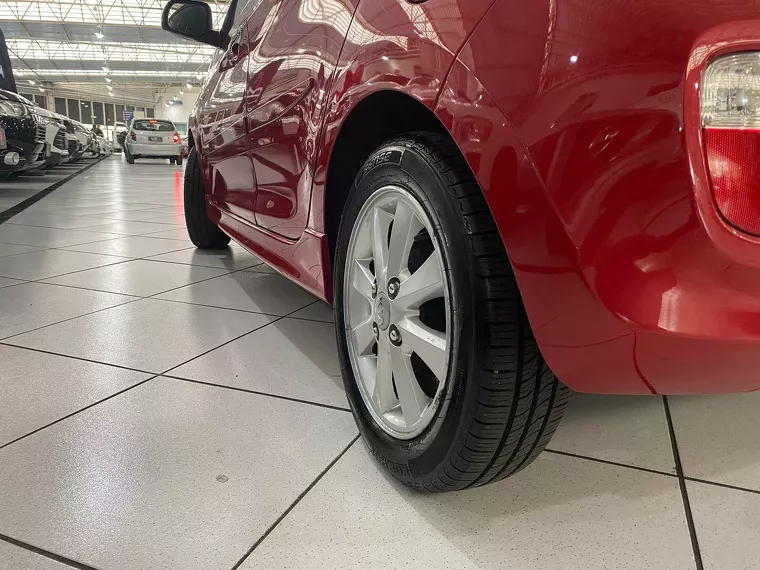 KIA Picanto Vermelho 4