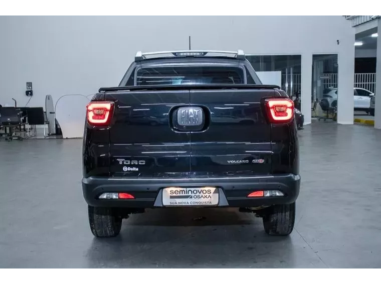 Fiat Toro Preto 17