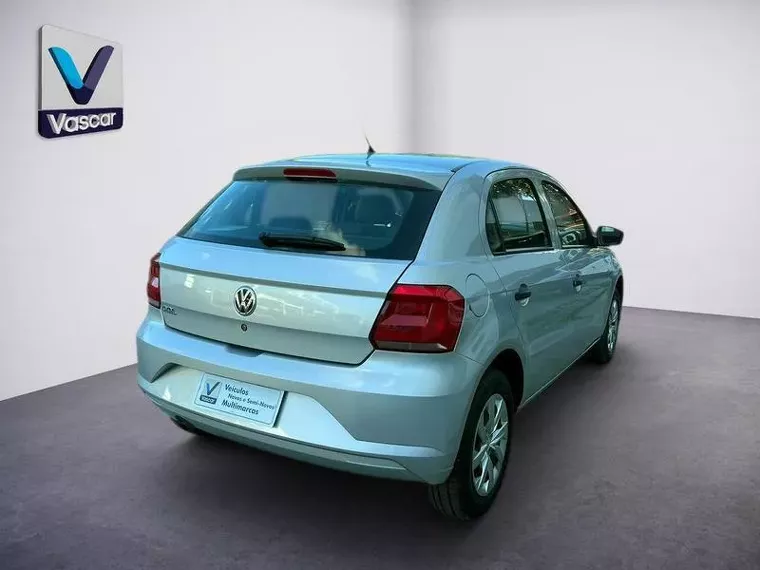 Volkswagen Gol Prata 1