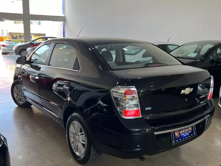 Chevrolet Cobalt Preto 2