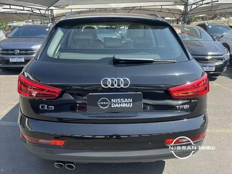 Audi Q3 Preto 16