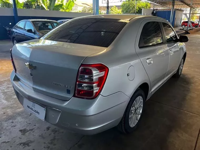 Chevrolet Cobalt Prata 2