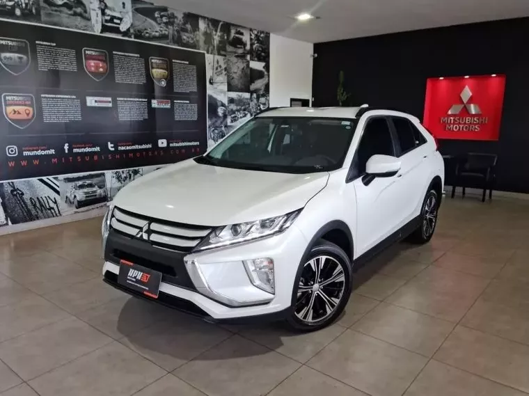 Mitsubishi Eclipse Cross Branco 1