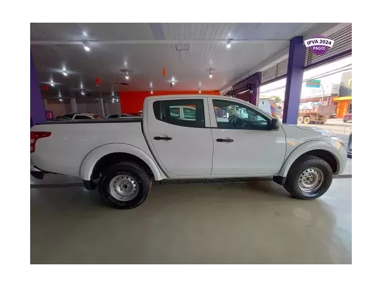 Mitsubishi L200 Branco 5