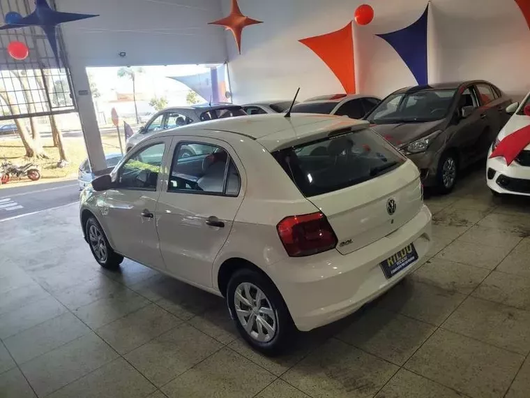 Volkswagen Gol Branco 5