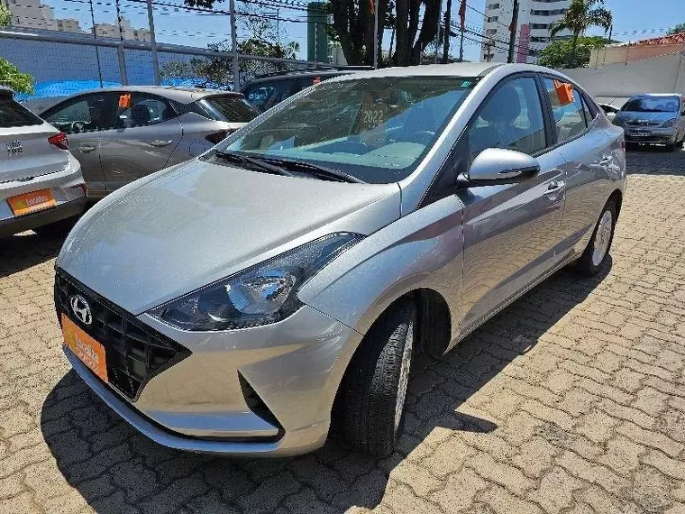 Hyundai HB20S Prata 10