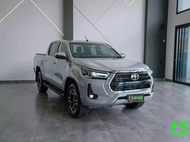 Toyota Hilux Prata 1