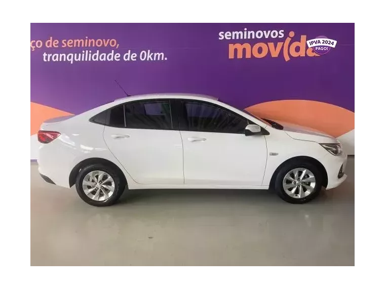 Chevrolet Onix Branco 7