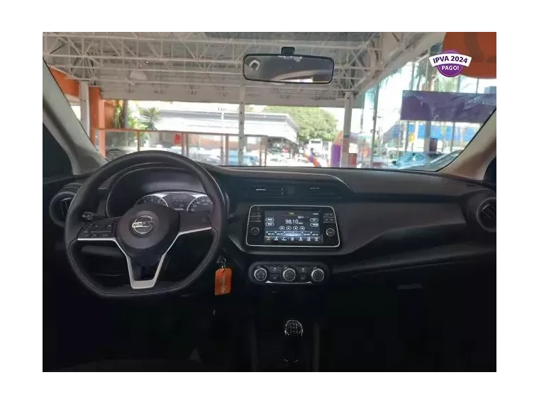 Nissan Kicks Preto 8