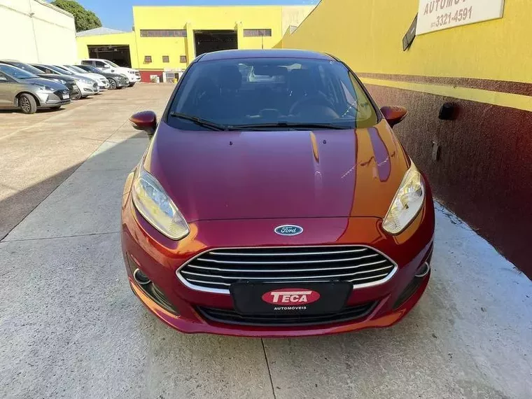 Ford Fiesta Vermelho 10