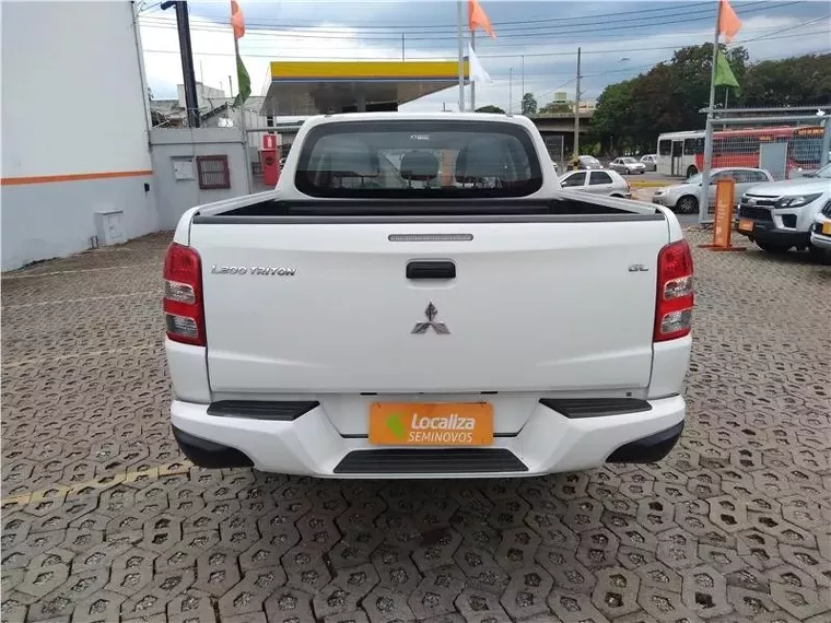 Mitsubishi L200 Triton Branco 8