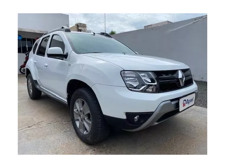 Renault Duster Branco 4