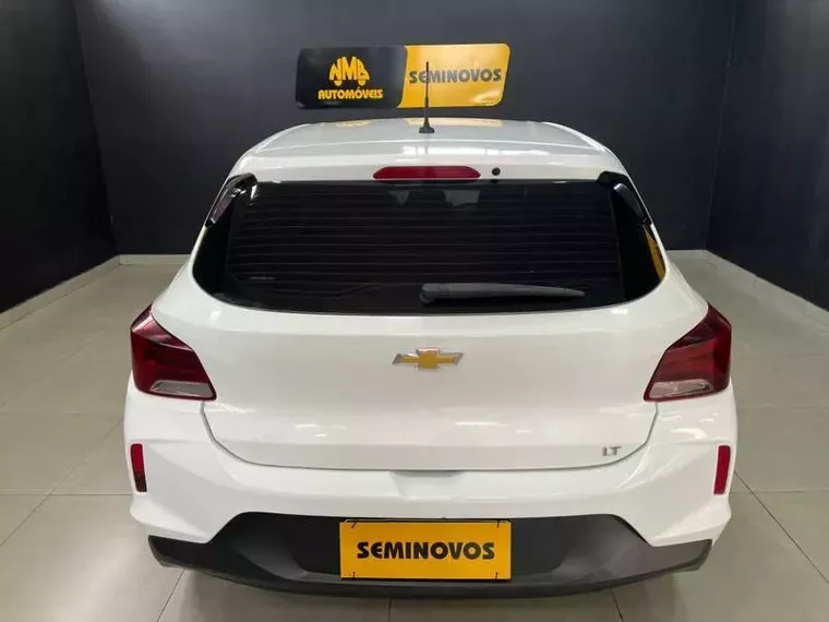 Chevrolet Onix Branco 16