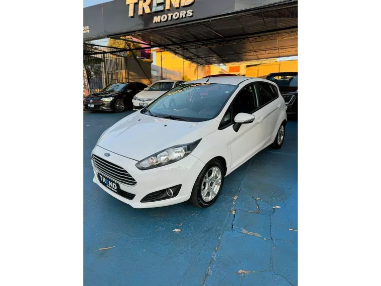 Ford Fiesta Branco 2