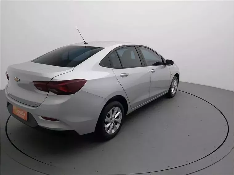 Chevrolet Onix Prata 12