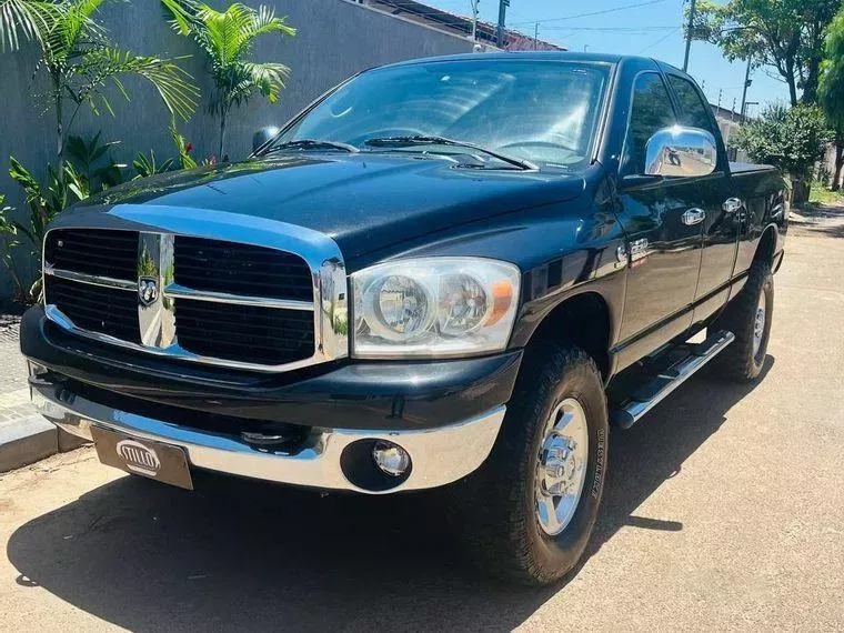 Dodge RAM Preto 3