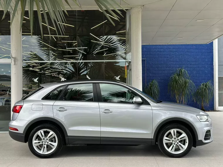 Audi Q3 Prata 8