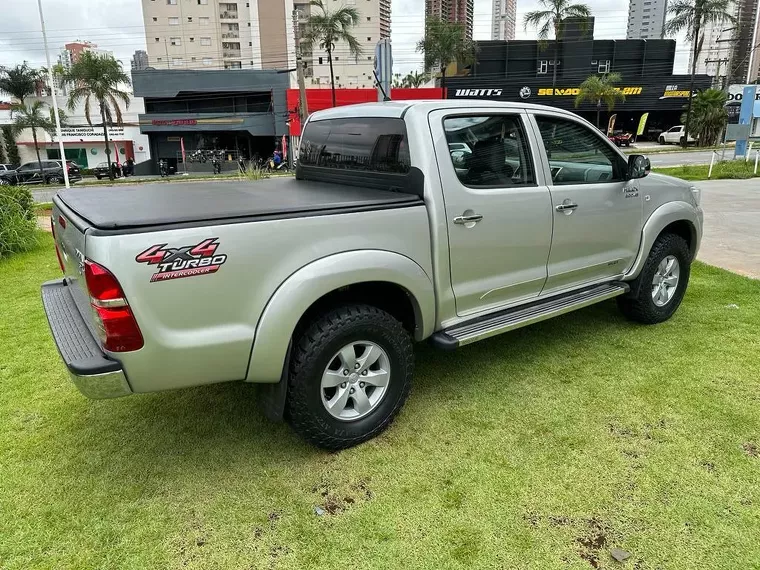 Toyota Hilux Prata 10