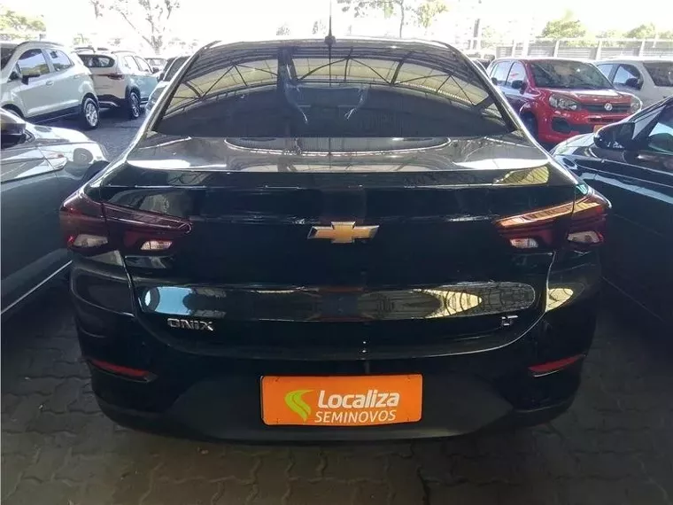 Chevrolet Onix Preto 2