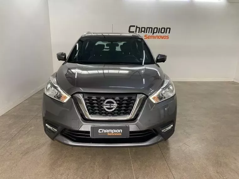 Nissan Kicks Cinza 5