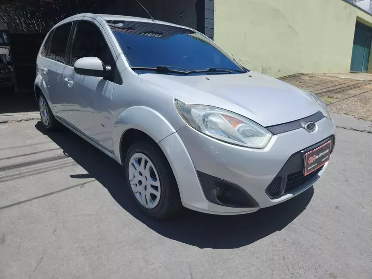 Ford Fiesta Prata 11