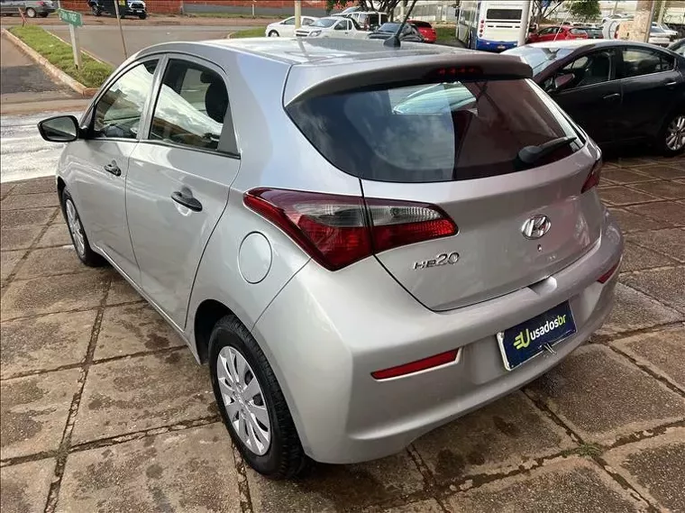 Hyundai HB20 Prata 1