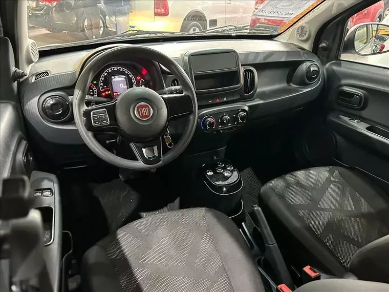 Fiat Mobi Prata 1