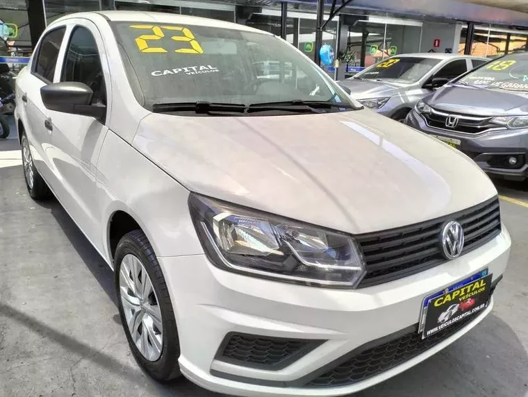 Volkswagen Voyage Prata 1