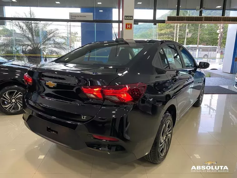 Chevrolet Onix Preto 10