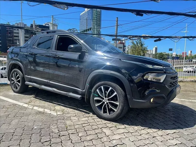 Fiat Toro Preto 10